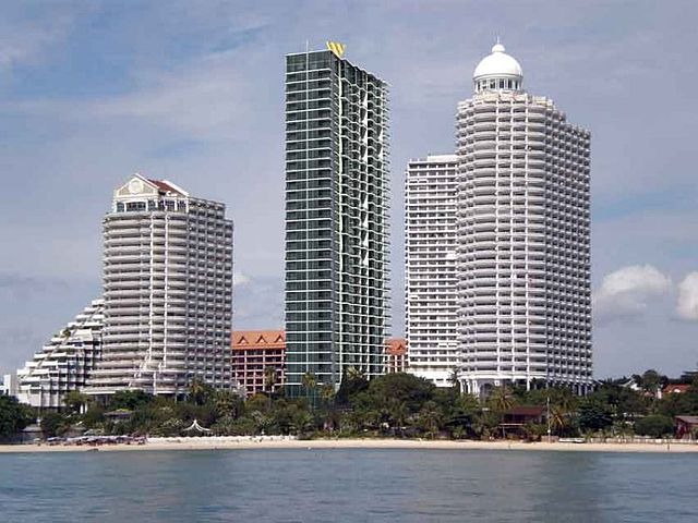 Квартира Wong Amat Tower