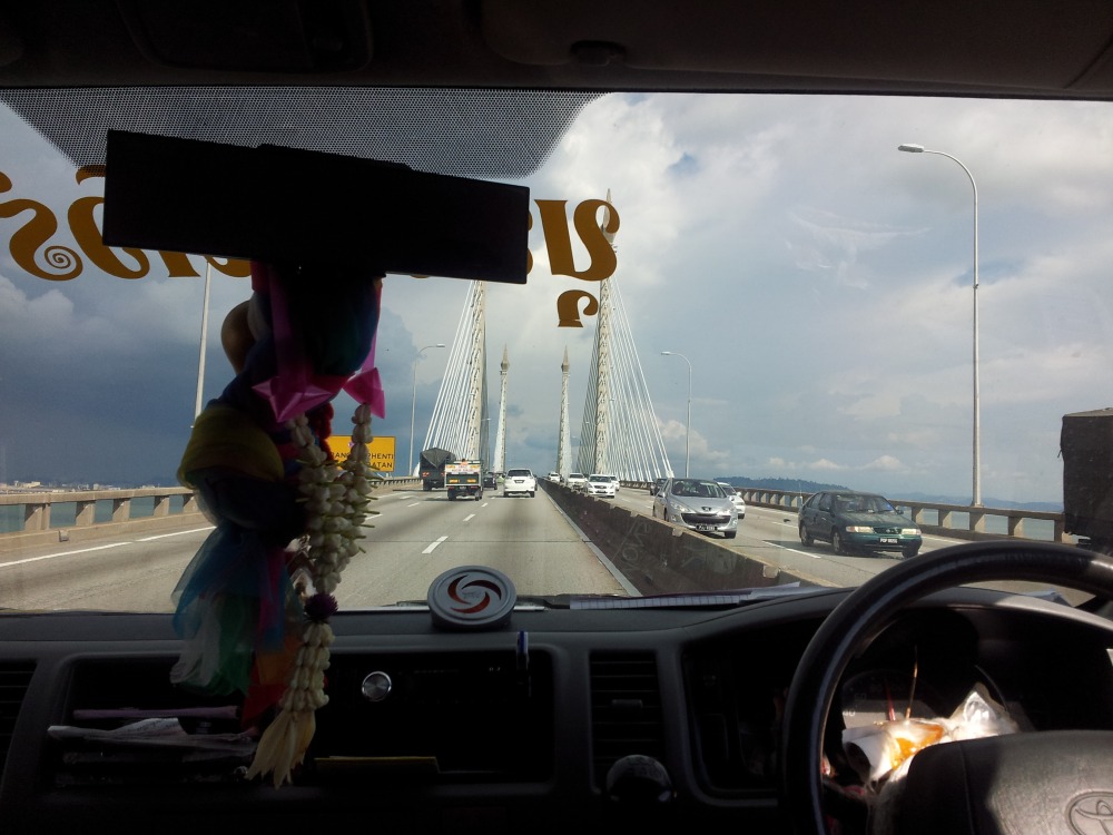 Третий по величине мост в мире, почти 14 км. Мост Пенанга.